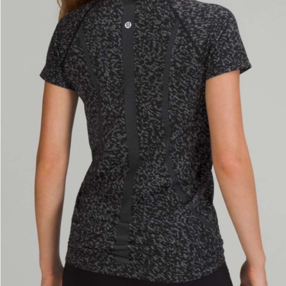 Lululemon Swiftly Tech Short Sleeve Shirt 2.0
Distorted Static Black Alpine, EUC - Picture 2 of 7
